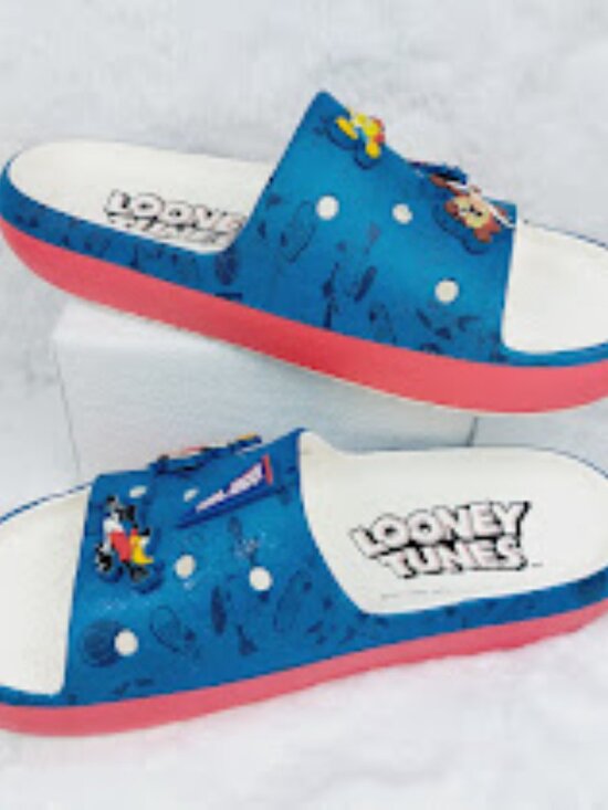 Crocs Men\'s Multicolor Looney Tunes Classic 3D Casual Slide Sandal Size 11 main image 8